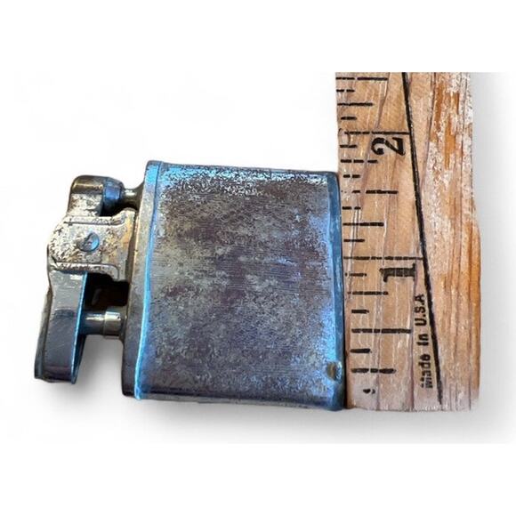 VTG 30s 40s Etched Brass Lighter FLAWS Decorative Theater Prop Collector Retro - Picture 6 of 6